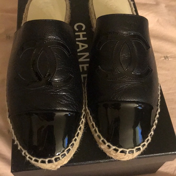 Chanel Black Espadrilles slides - Picture 2 of 12